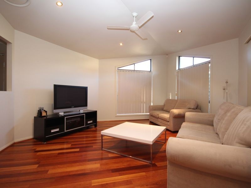 10 Freycinet Place, Calamvale QLD 4116