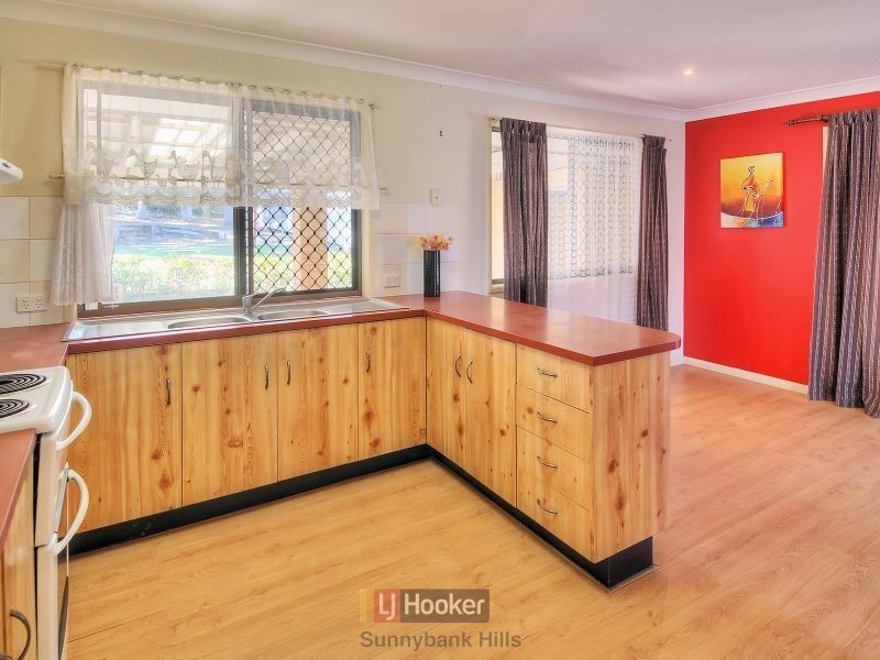 4 Dracon Street, Regents Park QLD 4118
