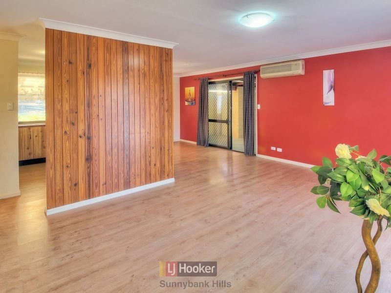 4 Dracon Street, Regents Park QLD 4118