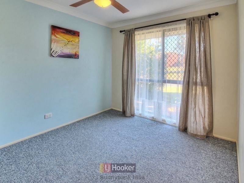 4 Dracon Street, Regents Park QLD 4118