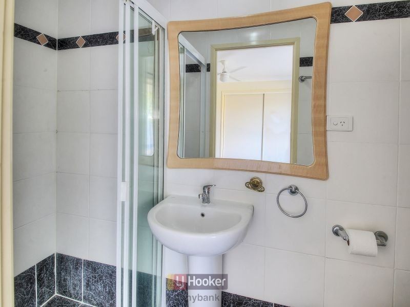 4 Dracon Street, Regents Park QLD 4118
