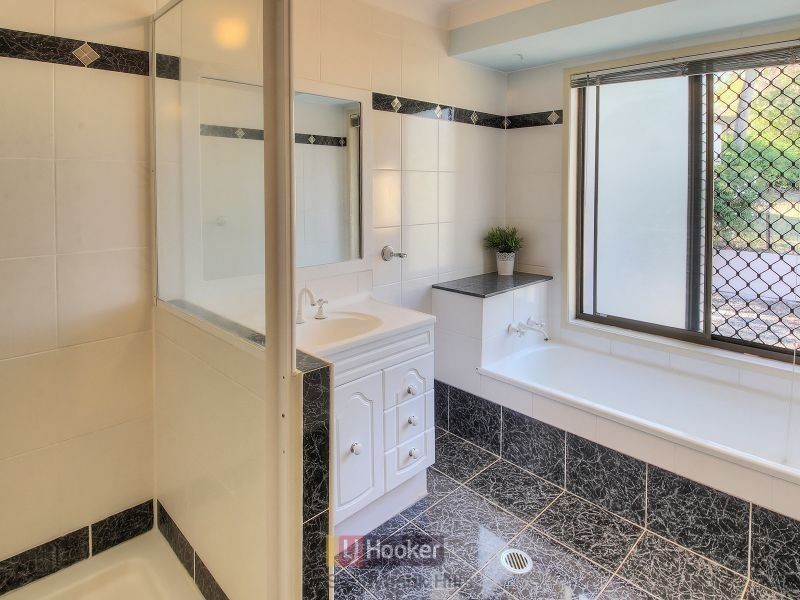 4 Dracon Street, Regents Park QLD 4118