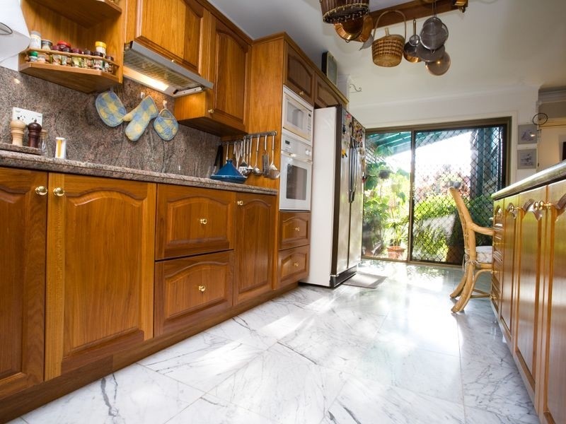 5 Belfairs St, Robertson QLD 4109