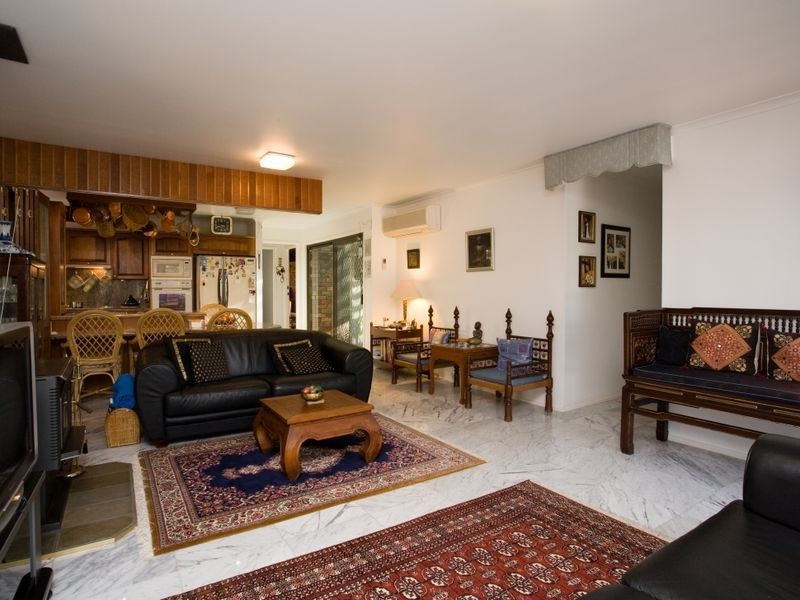 5 Belfairs St, Robertson QLD 4109