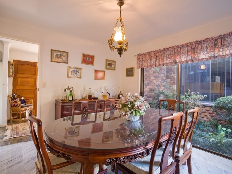 5 Belfairs St, Robertson QLD 4109