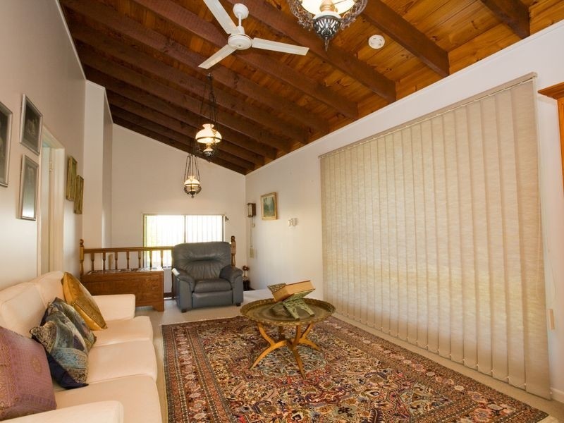 5 Belfairs St, Robertson QLD 4109