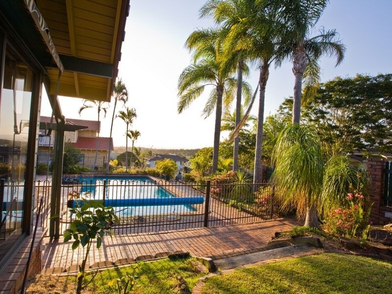 5 Belfairs St, Robertson QLD 4109