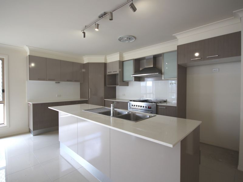 15 Harvey Place, Calamvale QLD 4116