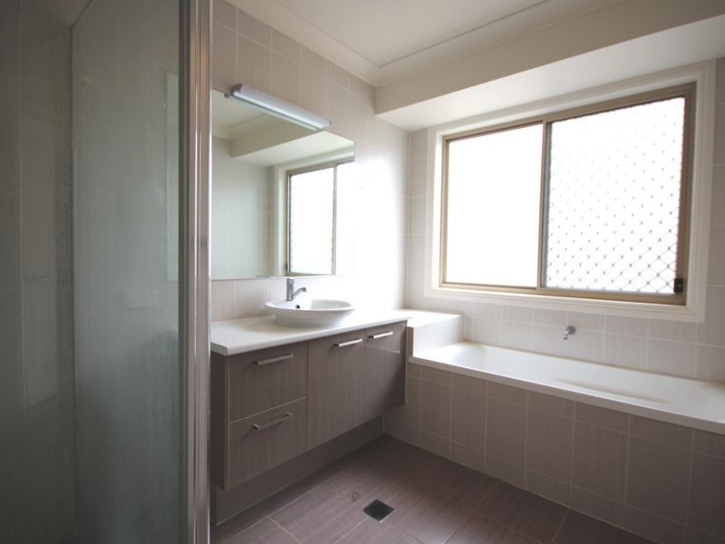 15 Harvey Place, Calamvale QLD 4116