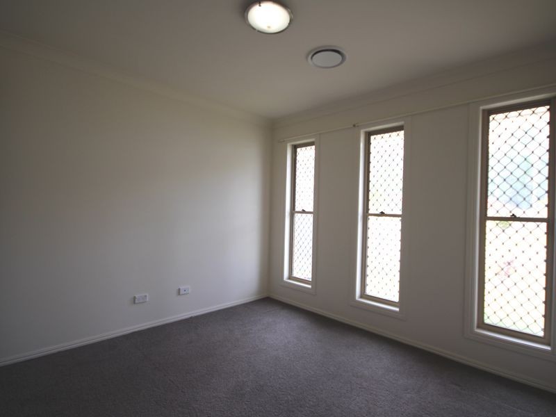 15 Harvey Place, Calamvale QLD 4116