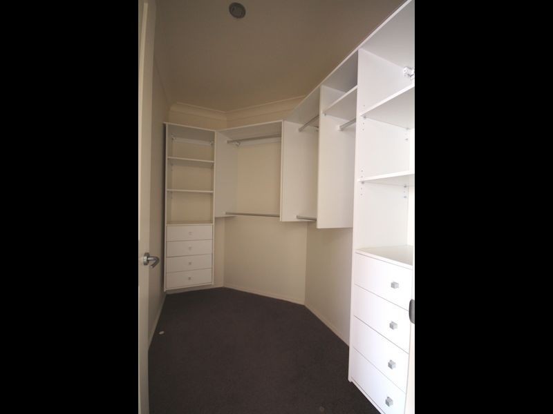 15 Harvey Place, Calamvale QLD 4116