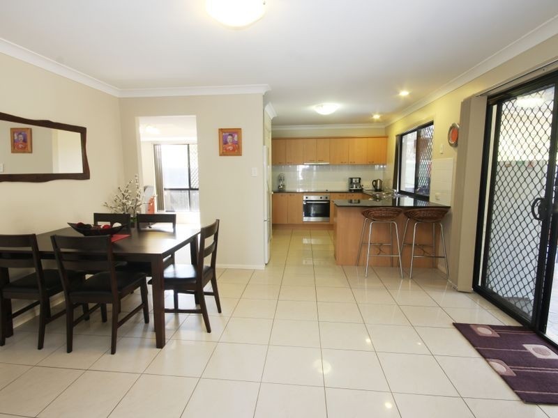21 Karajini Cres, Parkinson QLD 4115