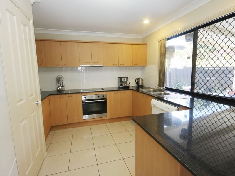 21 Karajini Cres, Parkinson QLD 4115