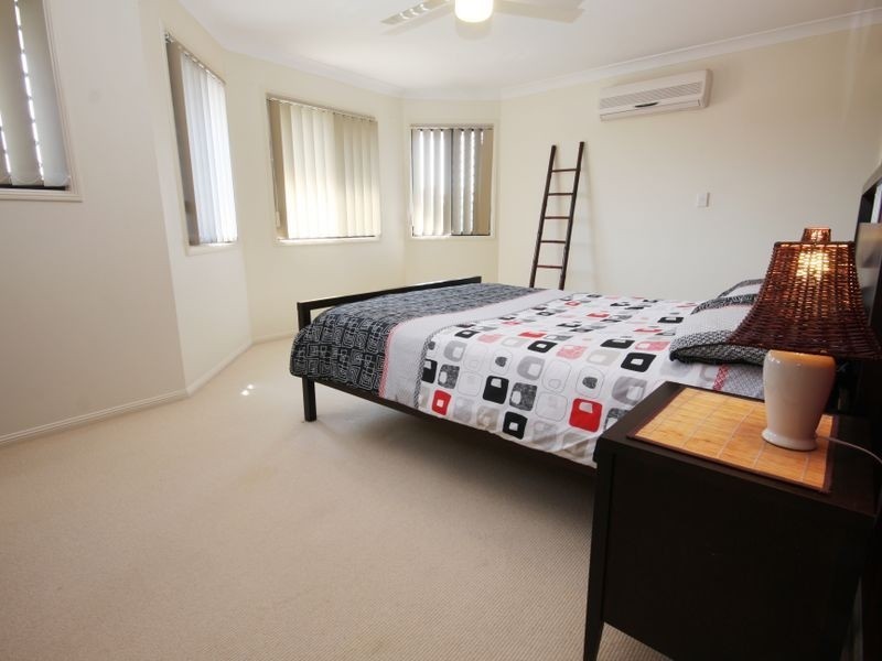 21 Karajini Cres, Parkinson QLD 4115