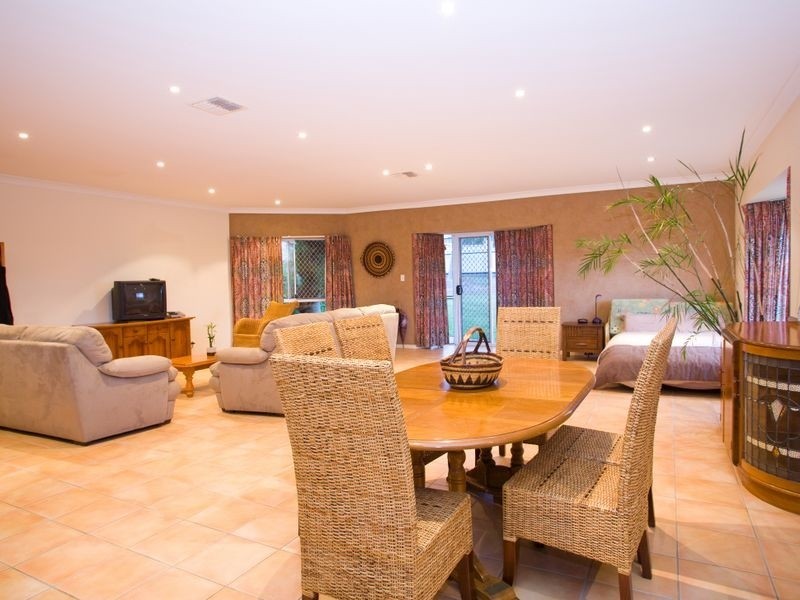 132 Kardella St, Stretton QLD 4116