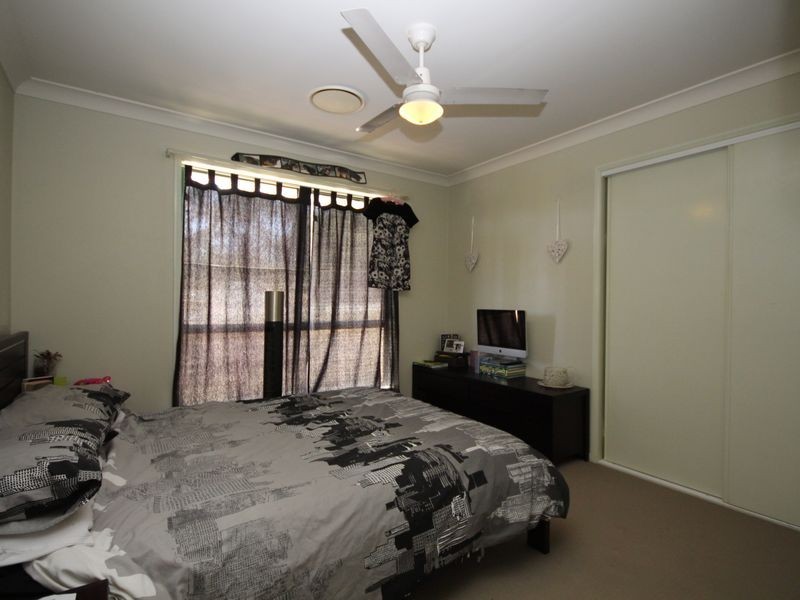 15 Benjamina Circuit, Regents Park QLD 4118