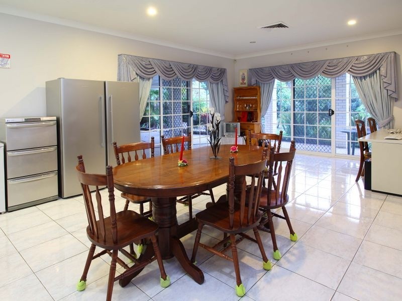 8 Lytham Ct, Cornubia QLD 4130