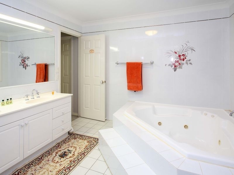 8 Lytham Ct, Cornubia QLD 4130