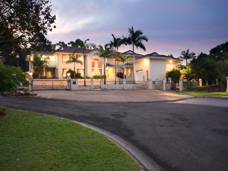 8 Lytham Ct, Cornubia QLD 4130