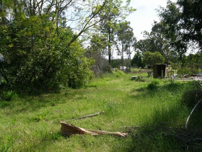 423 Middle Rd, Greenbank QLD 4124