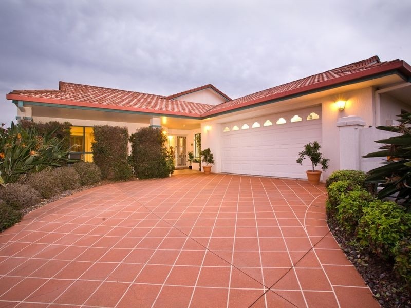 22 Poets Pl, Parkinson QLD 4115