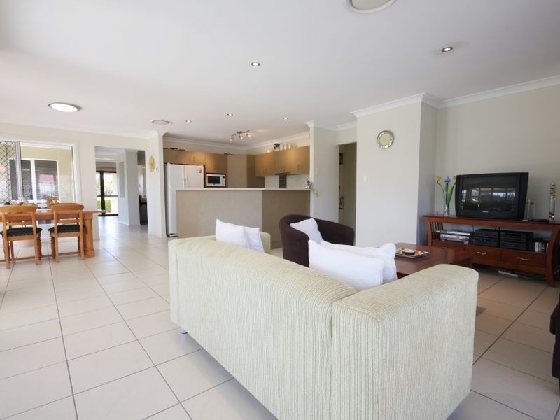 15 Tarra Pl, Parkinson QLD 4115