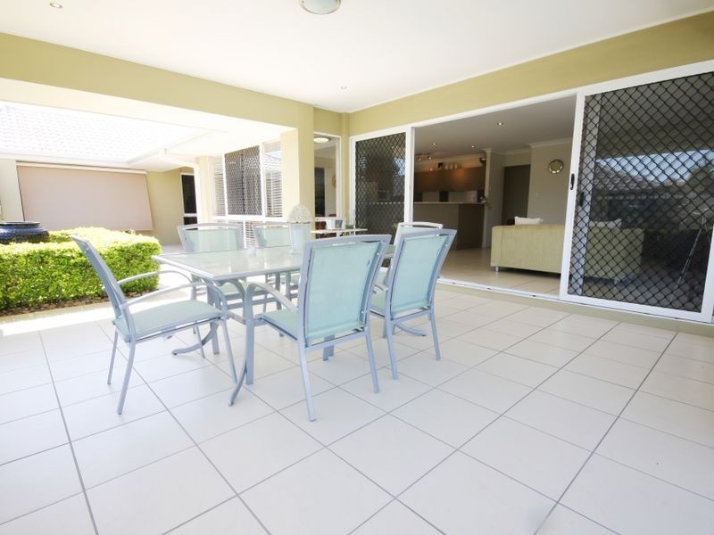 15 Tarra Pl, Parkinson QLD 4115