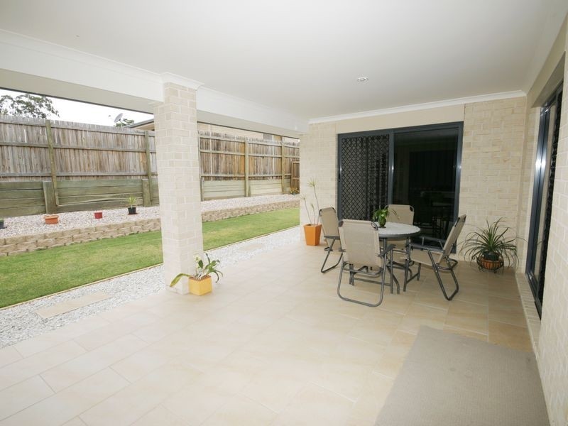 27 Dalrymple Place, Calamvale QLD 4116