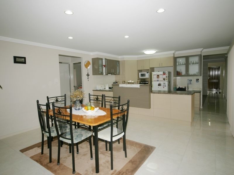 27 Dalrymple Place, Calamvale QLD 4116