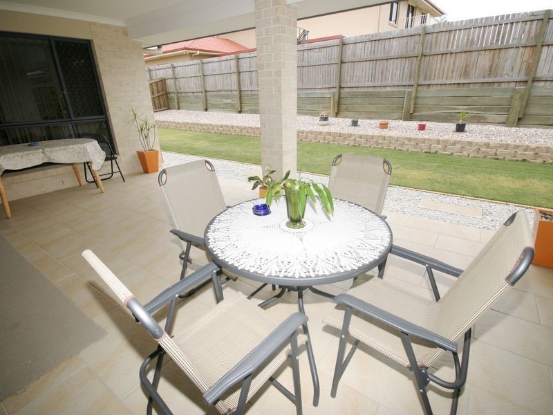 27 Dalrymple Place, Calamvale QLD 4116