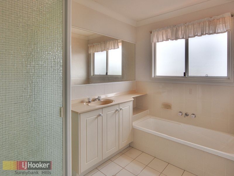 6 Darling Close, Calamvale QLD 4116