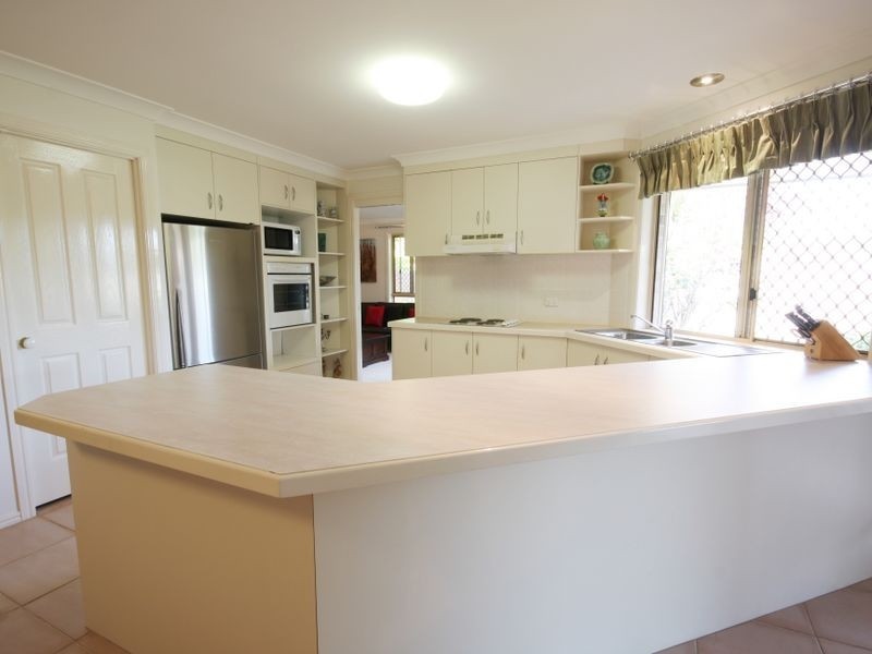 6 Michigan Cr, Parkinson QLD 4115