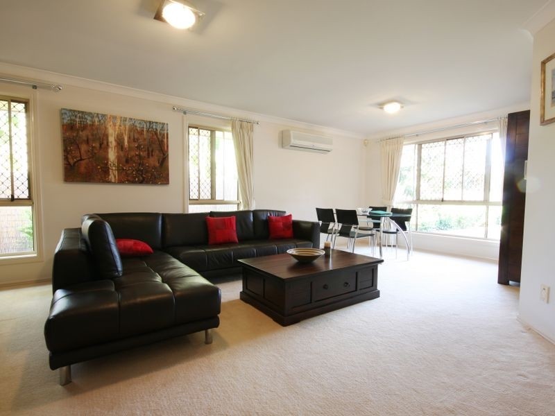 6 Michigan Cr, Parkinson QLD 4115