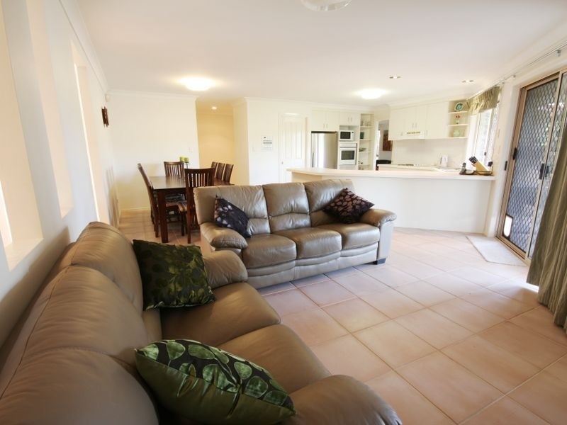 6 Michigan Cr, Parkinson QLD 4115