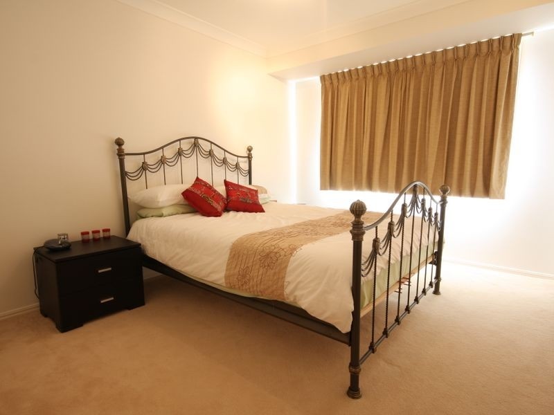 6 Michigan Cr, Parkinson QLD 4115