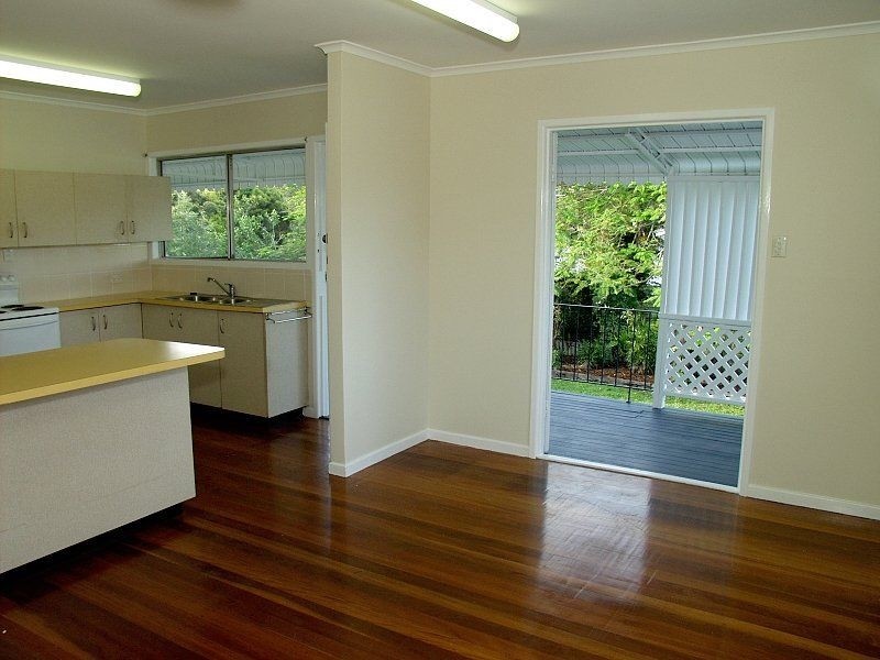 37 Grout St, Macgregor QLD 4109