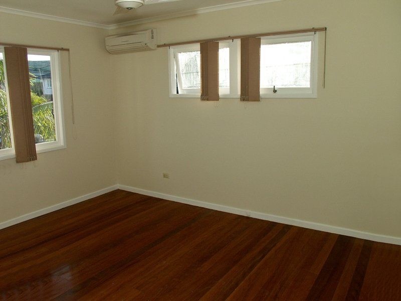 37 Grout St, Macgregor QLD 4109
