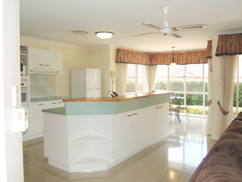 60 Blue Grass Cr, Eight Mile Plains QLD 4113