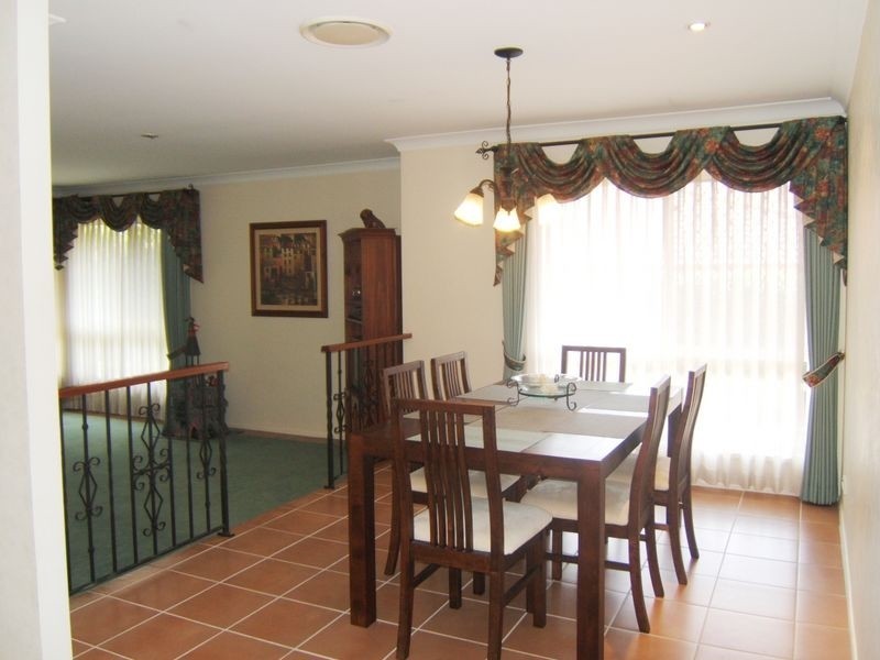 60 Blue Grass Cr, Eight Mile Plains QLD 4113