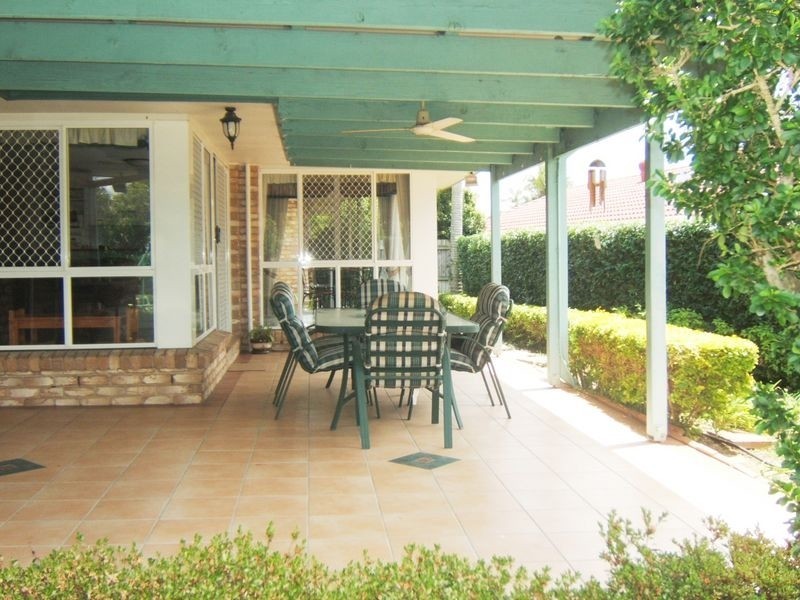 60 Blue Grass Cr, Eight Mile Plains QLD 4113