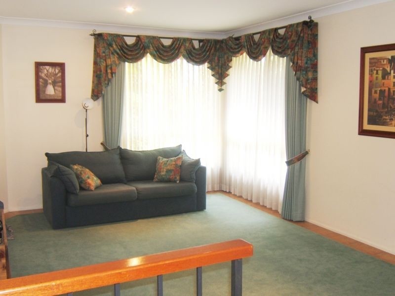 60 Blue Grass Cr, Eight Mile Plains QLD 4113