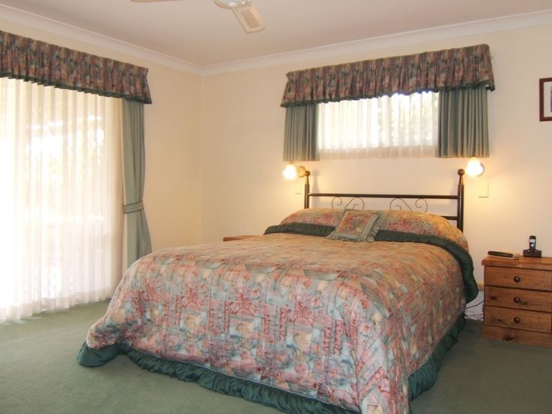 60 Blue Grass Cr, Eight Mile Plains QLD 4113