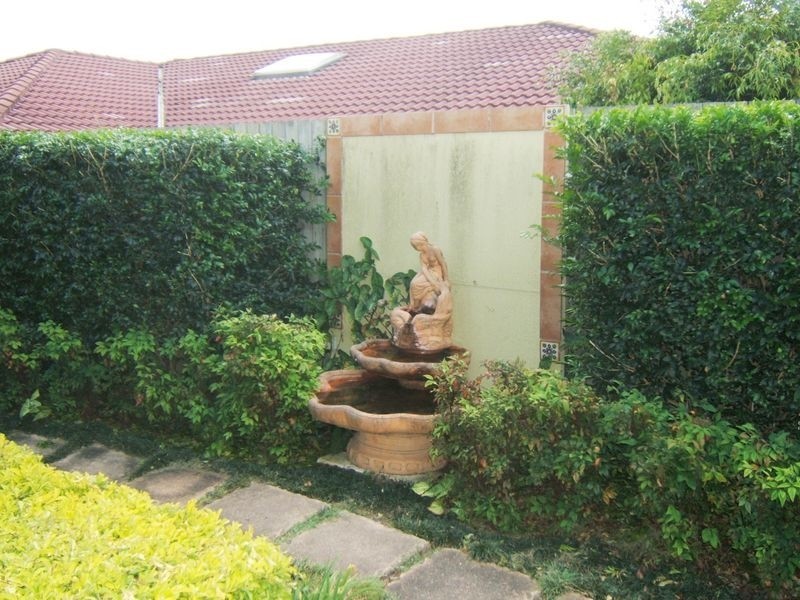 60 Blue Grass Cr, Eight Mile Plains QLD 4113