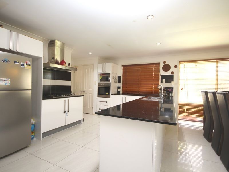 9 Spring Close, Calamvale QLD 4116