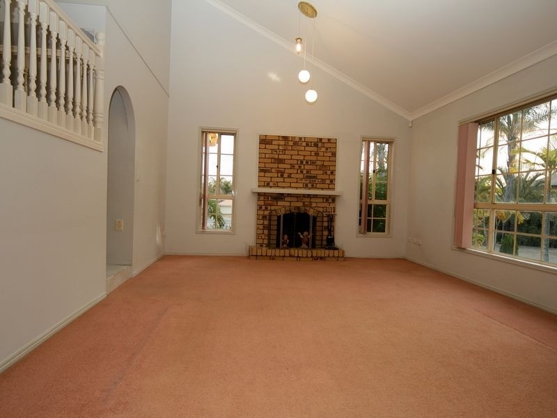 7 Banksia Court, Calamvale QLD 4116