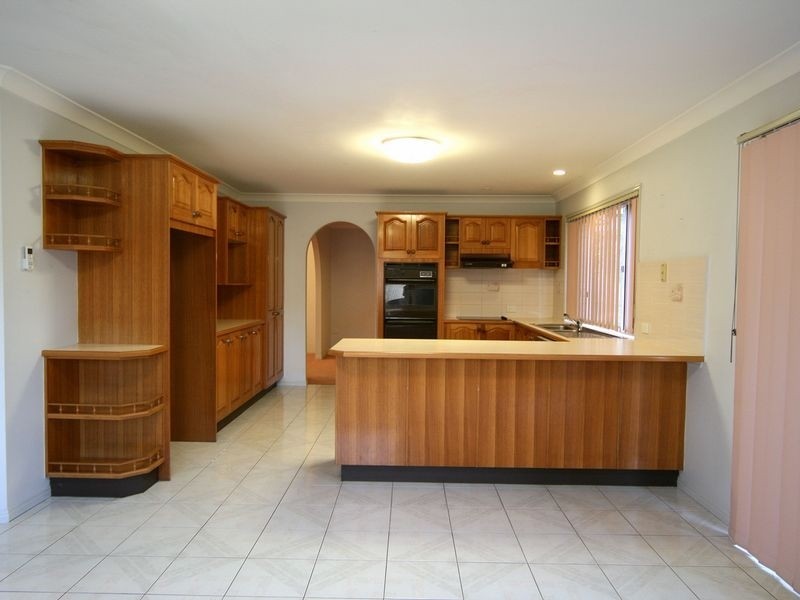 7 Banksia Court, Calamvale QLD 4116