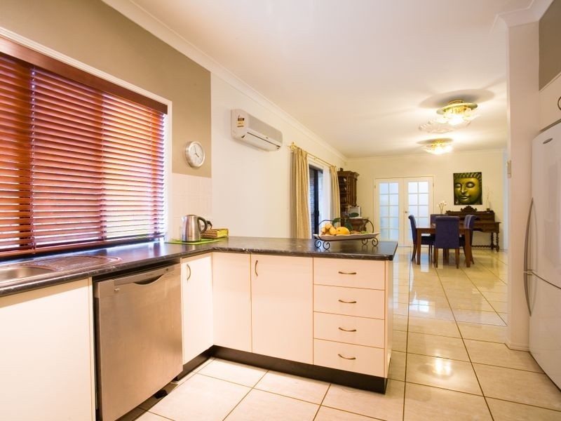 27A Apple Blossom Pl, Eight Mile Plains QLD 4113