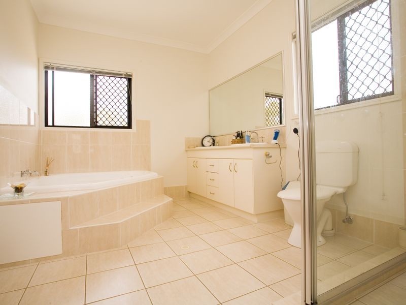 27A Apple Blossom Pl, Eight Mile Plains QLD 4113