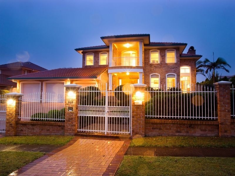 592 Musgrave Rd, Robertson QLD 4109