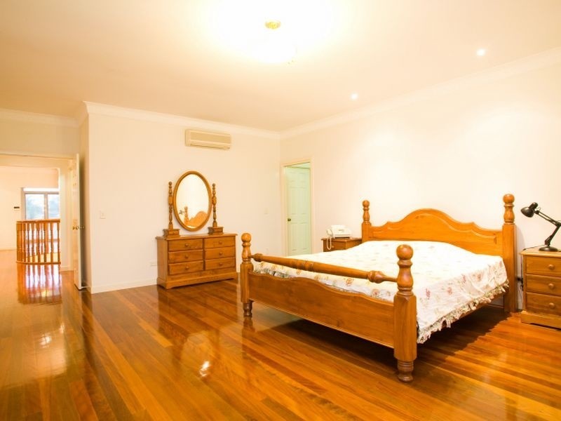 592 Musgrave Rd, Robertson QLD 4109